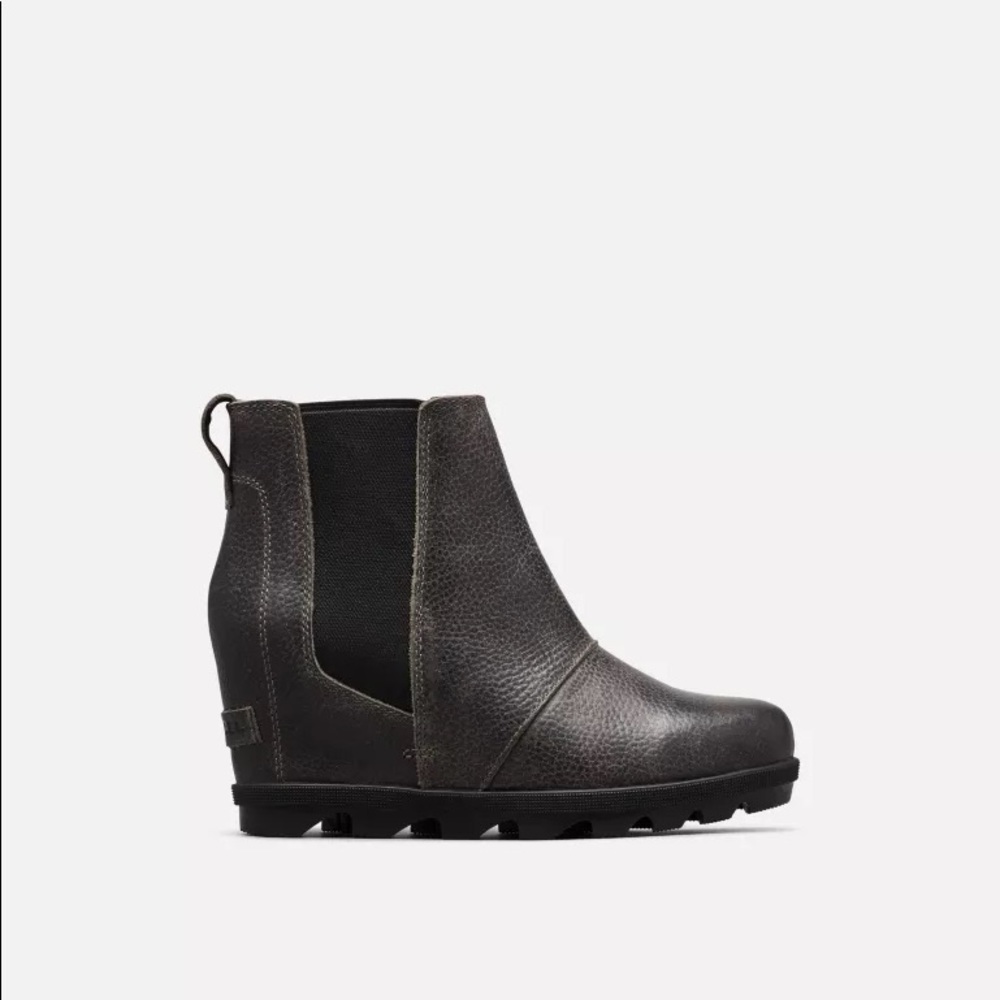 Sorel JOAN OF ARCTIC WEDGE CHELSEA BOOTIE size 9